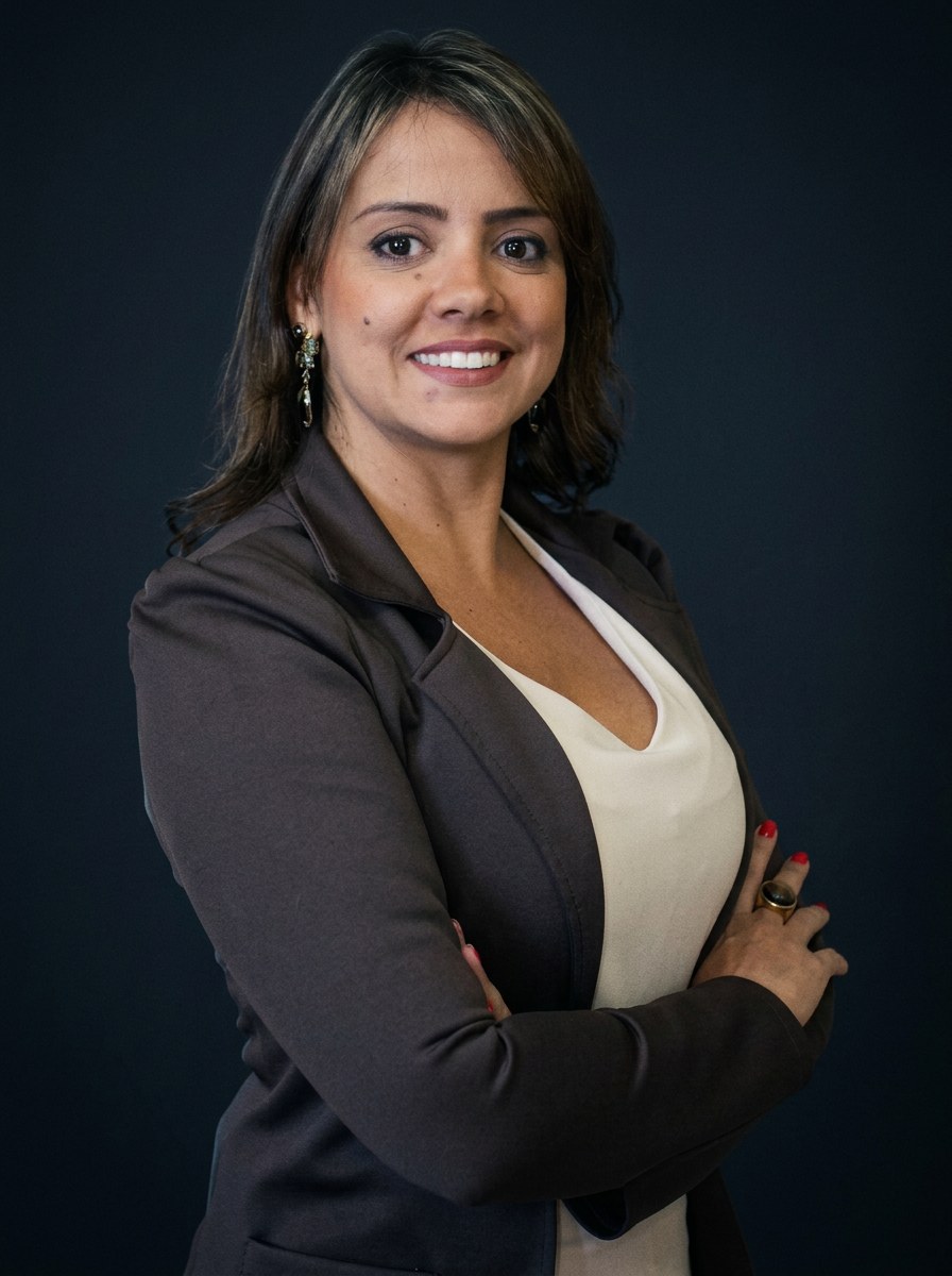 Milene Marques do Santo Nicola — Advogada associada